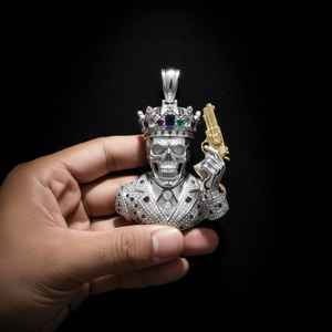 Colgante de Calavera con Corona y Esqueleto de Moissanita Iced Out, Diseño Único con Plata 925, Joyería Fina, Colgantes y Dijes - Product Image 5