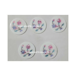 Ensemble de dessous-de-verre en marbre blanc de haute qualité avec un motif floral, à utiliser pour les verres et pour la décoration de la maison et de la cuisine - Product Image 6