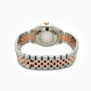 Splendide Montre Homme Diamantée Analogique à Quartz de Luxe avec Moissanite, Boîtier Argenté, Chiffres Romains, Verre Saphir, Mouvement ETA, Étanche - Product Image 3