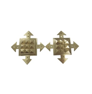 Flèche à quatre directions en laiton avec plaque pyramidale à 9 facettes pour correction Vastu et énergie positive, ensemble de 6 pièces de 6 pouces - Product Image 3