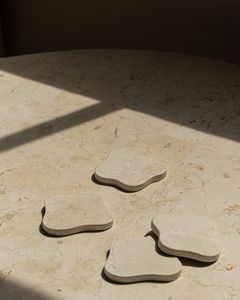 Sous-verre en travertin de qualité supérieure pour le thé, le café, le vin, le whisky, les verres et la protection des surfaces de table. - Product Image 5
