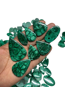 Malachite naturelle, cabochon de pierre précieuse en vrac, poli, certifié par un tiers, sans traitement, formes variées, pour la fabrication de pendentifs et bijoux - Product Image 4