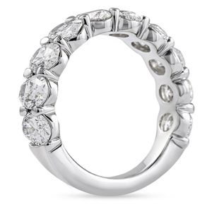 Anillo de bodas con diamante ovalado cultivado en laboratorio de 3.10 quilates, elegante anillo de diamantes con cesta cerrada para novias. - Product Image 2