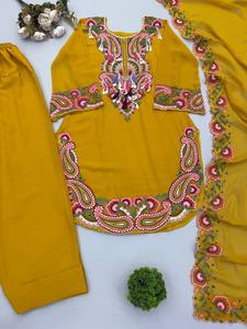 TENNECY Nuevo Conjunto de Diseño Exclusivo: Top de Georgette Puro de Alta Calidad con Bordado y Parte Inferior Farshi, Ideal para Fiestas, de Secado Rápido y Suave al Tacto - Product Image 6