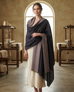 100% cachemira hecha a mano y tejida a mano. Elegante y de calidad premium. - Product Image 4