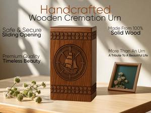 Urne funéraire artisanale en bois sculptée avec bateau et boussole, boîte à souvenirs pour cendres humaines, taille moyenne 9x5.5 - Product Image 2