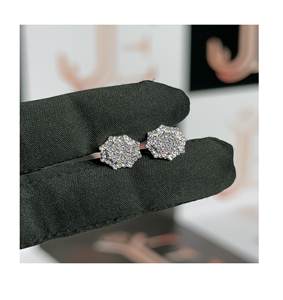 Boucles d'oreilles clous en argent 925 certifiées GRA, serties de moissanite, avec fermoir à vis, motif fleur magnifique, prix usine - Product Image 1