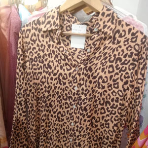 Chemise boutonnée style Evergreen, imprimé animal vintage, chemisier de fête pour femmes et jeunes filles, chemise en satin à manches longues, col traditionnel pointu - Product Image 1