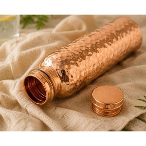 Bouteille d'eau en cuivre traditionnelle, purement artisanale, réutilisable, bouteille ayurvédique, fournisseur d'articles de bien-être écologiques, exportateur - Product Image 6
