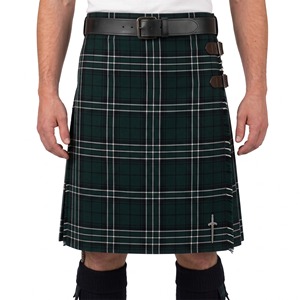 Kilt écossais à carreaux verts de haute qualité pour hommes avec ceinture et boucle en cuir, kilt tartan pour hommes - Product Image 1