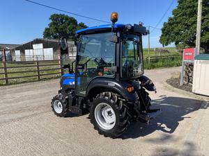 Tracteur agricole Solis avec cabine et chargeur frontal 4x4, moteur diesel, système hydraulique, prix avantageux, vente en gros d'usine - Product Image 3