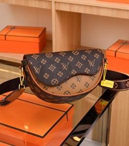 Bolsos de Mano de PU para Mujer de Marca de Diseño de Lujo, Bolso Bandolera Retro de Moda con Cadena, Impermeable - Product Image 4