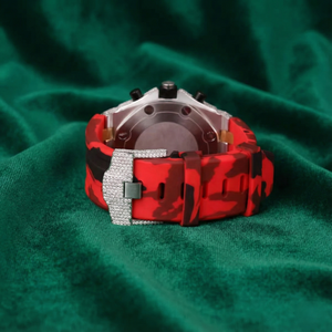 Reloj Cronógrafo de Lujo con Cuarzo, Bisel de Diamantes, Dos Tonos Oro y Plata, Correa de Goma Roja, Elegante y Moderno - Product Image 6