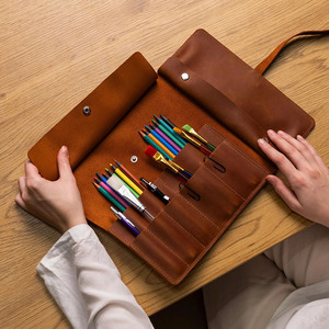 Rouleau de rangement pour pinceaux en cuir pleine fleur, organiseur professionnel pour artistes, étui de rangement multi-emplacements pour pinceaux, logo personnalisé, en vente à prix réduit - Product Image 1