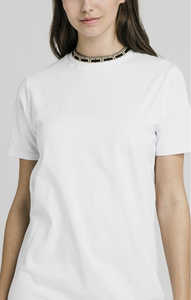 Camiseta de mujer de algodón clásica, estilo casual, de tela ligera y transpirable, con cuello redondo y diseño de manga corta. - Product Image 4