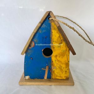 Nichoir pour oiseaux en bois recyclé, fait main, durable, en forme de bateau, couleur bois vieilli, cage à oiseaux originale, pour petits oiseaux d'extérieur - Product Image 3
