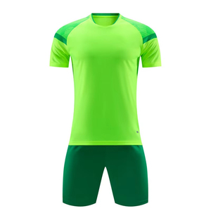 Ensemble de maillots de football rétro vert classique personnalisé, service OEM, découpe automatisée, sublimation originale, short respirant et léger - Product Image 4