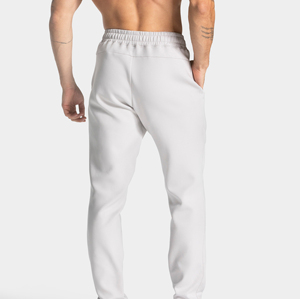 Pantalon de jogging cargo décontracté multi-poches personnalisé pour homme, en coton léger, avec taille élastique et patch en caoutchouc - Product Image 5