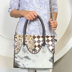 Nuevo diseño de moda, bolso tote a cuadros de cuero vacuno hecho a mano, elegante bolso de hombro cruzado con estampado floral para mujer, para uso diario. - Product Image 4