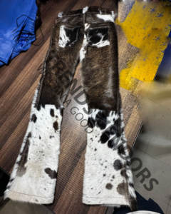 กางเกงหนังวัวแท้ทรงขาบานสไตล์ตะวันตกสำหรับผู้หญิง ตกแต่งลายขนสัตว์ เหมาะสำหรับฤดูหนาว ทำด้วยมือ - Product Image 2