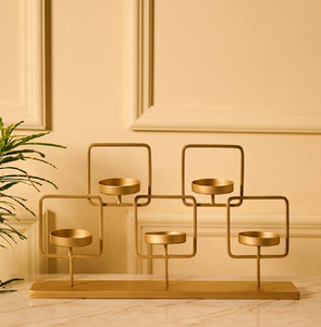 Porte-bougies vintage en or en forme de paon pour une décoration élégante du cheminée, disponibles en gros en paire. - Product Image 3