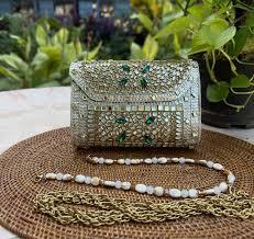 Bolso de mano de lujo con mosaico Kundan para mujer, para bodas, fiestas y eventos nocturnos, con adornos de piedras hechos a mano por HAND MADE CRAFT. - Product Image 6
