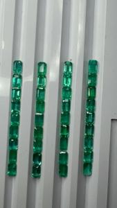 92,48 Ct Émeraude Naturelle Zambienne Taille Octogonale 6x4mm Vert Vif Pierres Précieuses Libres Jai Narayan Gems pour la Fabrication de Bijoux Vente en Gros - Product Image 4