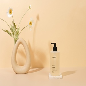 Champú Líquido Aranea Urban con Certificación MFDS para el Crecimiento del Cabello y Prevención de la Caída con Proteína de Seda de Araña Unisex - Product Image 2