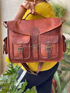 Sac messager unisexe en cuir de chèvre véritable fait à la main pour le bureau - Product Image 3