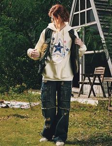 เสื้อฮู้ดดี้ทรงโอเวอร์ไซส์แบบยูนิเซ็กซ์ แต่งลายดาวสีครีม มีกระเป๋าจิงโจ้ รับผลิตโลโก้ตามสั่ง ขายส่ง - Product Image 6