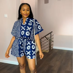 Tissu en coton imprimé africain vibrant style Ankara pour la confection de robes, l'artisanat et la mode traditionnelle textile du Cameroun - Product Image 1