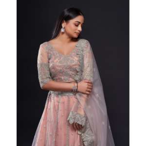 Lehenga Choli de créateur Dori & Sequence Work pour les fêtes ou les demoiselles d'honneur, tenue de mariage élégante - Product Image 2