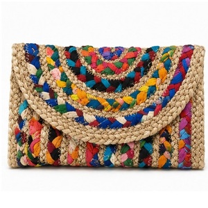 Sac à main brodé en jute personnalisé pour femmes, fabriqué à la main par un fournisseur indien, idéal pour les boutiques et la vente au détail, disponible à la vente - Product Image 1