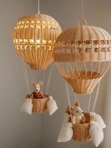 Pantalla de Lámpara Colgante de Ratán Hecha a Mano con Forma de Globo Aerostático |   Lámpara de Techo de Mimbre para Cuarto de Bebé |   Lámpara de Araña Decorativa Estilo Boho para Habitación Infantil, Recuerdo - Product Image 4