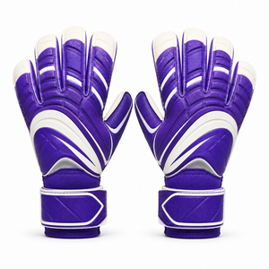 Gants de gardien de but de haute qualité, dotés d'un matériau durable, d'une excellente adhérence et d'un coussin de protection doux pour la paume, pour une performance de gardien de but confiante. - Product Image 4