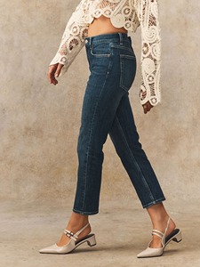 กางเกงยีนส์ผู้หญิงดีไซน์ทันสมัย ผลิตจากวัสดุยืดหยุ่นเน้นความสบาย - Product Image 3