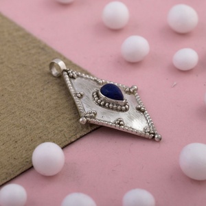 Colgante de compromiso de plata de ley 925 con lapislázuli y baño de rodio, diseño de cometa hecho a mano, joyería fina con gemas. - Product Image 2