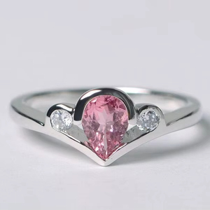 แหวนทัวร์มาลีนสีชมพูธรรมชาติ แหวนเพชรพลอยสีชมพูทรงลูกแพร์ เงินแท้ สำหรับผู้หญิง - Product Image 1