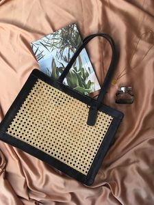 Malla de Ratán Natural de Alta Calidad - Rollos de Malla Blanqueada y Sin Blanquear Premium para Exportación de Muebles de Lujo - Product Image 6