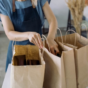 ถุงกระดาษคราฟท์พร้อมที่จับ6 "x 3.15" x 8.25 "สำหรับของขวัญงานฝีมือลูกอมกรอบรูปและเทียน - Product Image 5