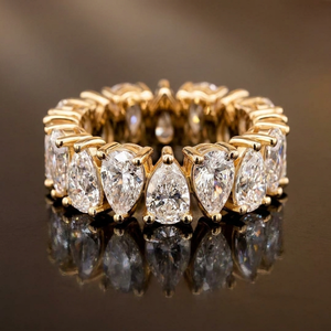 Anillo de Eternidad Clásico Vintage con Diamantes de Corte Pera, Certificado por IGI, Oro Amarillo de 18K, Engaste de Garras, para Bodas y Fiestas - Product Image 2