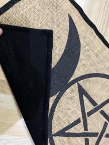 Nappe Triple Lune en Coton et Jute Texturé Faite à la Main, Décoration d'Intérieur Magnifique, Nappe Fabriquée par des Artisans Indiens - Product Image 2