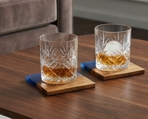 Posavasos Cuadrados Modernos de Madera con Incrustaciones de Resina Azul, Tapetes de Mesa Antideslizantes Modernos, Perfectos para Uso Diario - Product Image 1
