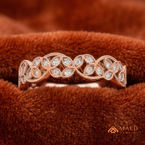 แหวนมอสซาไนต์ชุบทองคำขาว 18K สไตล์คลาสสิก ลายดอกไม้แบบวินเทจ สำหรับผู้หญิง ประดับเพชรแล็บระยิบระยับ เหมาะสำหรับเป็นแหวนแต่งงาน - Product Image 1