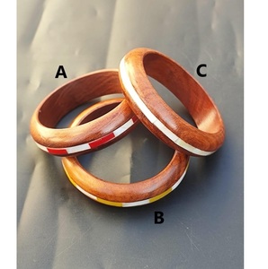 Bracelet en bois de luxe incrusté, fait main, accessoire de mode artisanal - Product Image 5