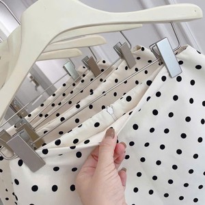 Conjunto de Blusa con Lazo y Volantes Negros y Falda de Puntos para Mujer, Venta al Por Mayor, Atuendo de Dos Piezas a la Moda - Product Image 5