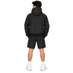 Ensemble de survêtement pour homme en nylon épais noir, coupe-vent avec capuche et fermeture éclair, et short cargo, avec passepoil réfléchissant, Vente en gros OEM - Product Image 3