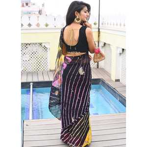 Magnifique sari en mousseline de soie Lahriya avec design ombré à taille naturelle - Product Image 4