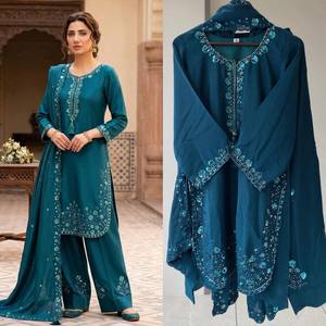 Ensemble Salwar Chinon brodé avec dupatta et travail de sequins, style Farshi, vêtements ethniques, vente en gros - Product Image 3