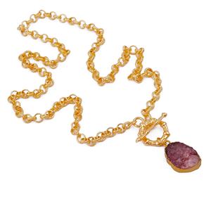 Collar con Colgante de Cuarzo Fresa en Bruto, Chapado en Oro, Moderno, para Uso Diario, con Cierre de Palanca, Joyería Artesanal al por Mayor - Product Image 1